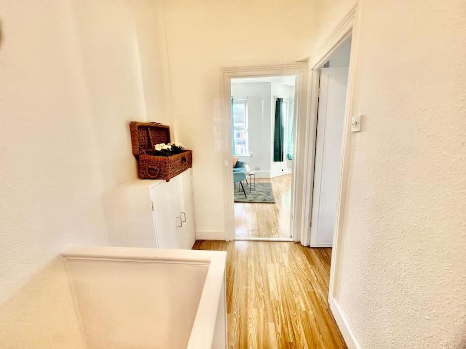 Cosy Two Bedroom Apartment,Se13 Londen Buitenkant foto