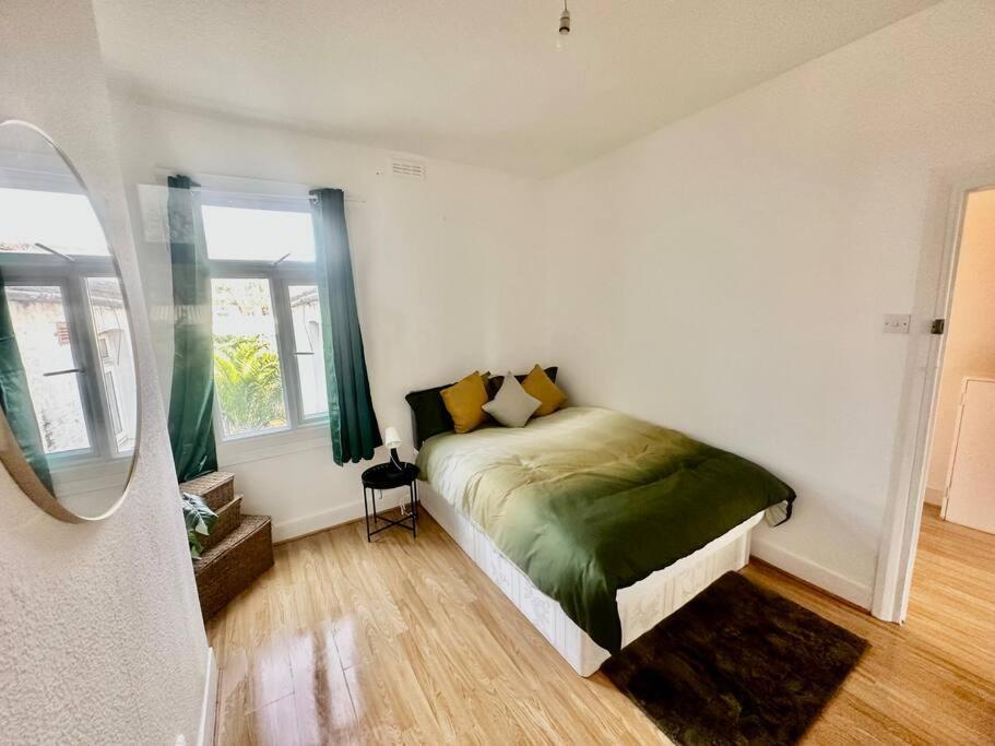 Cosy Two Bedroom Apartment,Se13 Londen Buitenkant foto